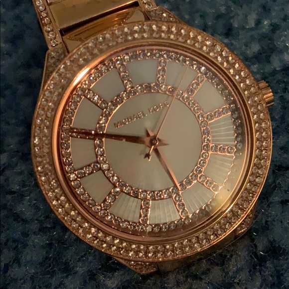 Michael Kors rose gold watch - Picture 2 of 2